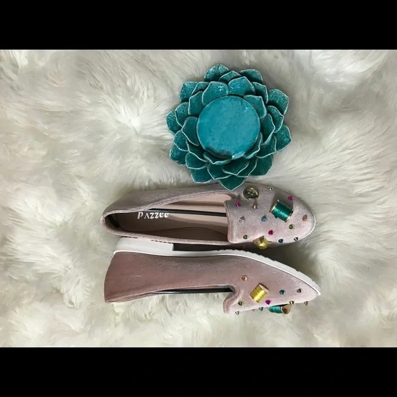 Embellished Pink Velvet Slip-On Shoes - Picture 3 of 3